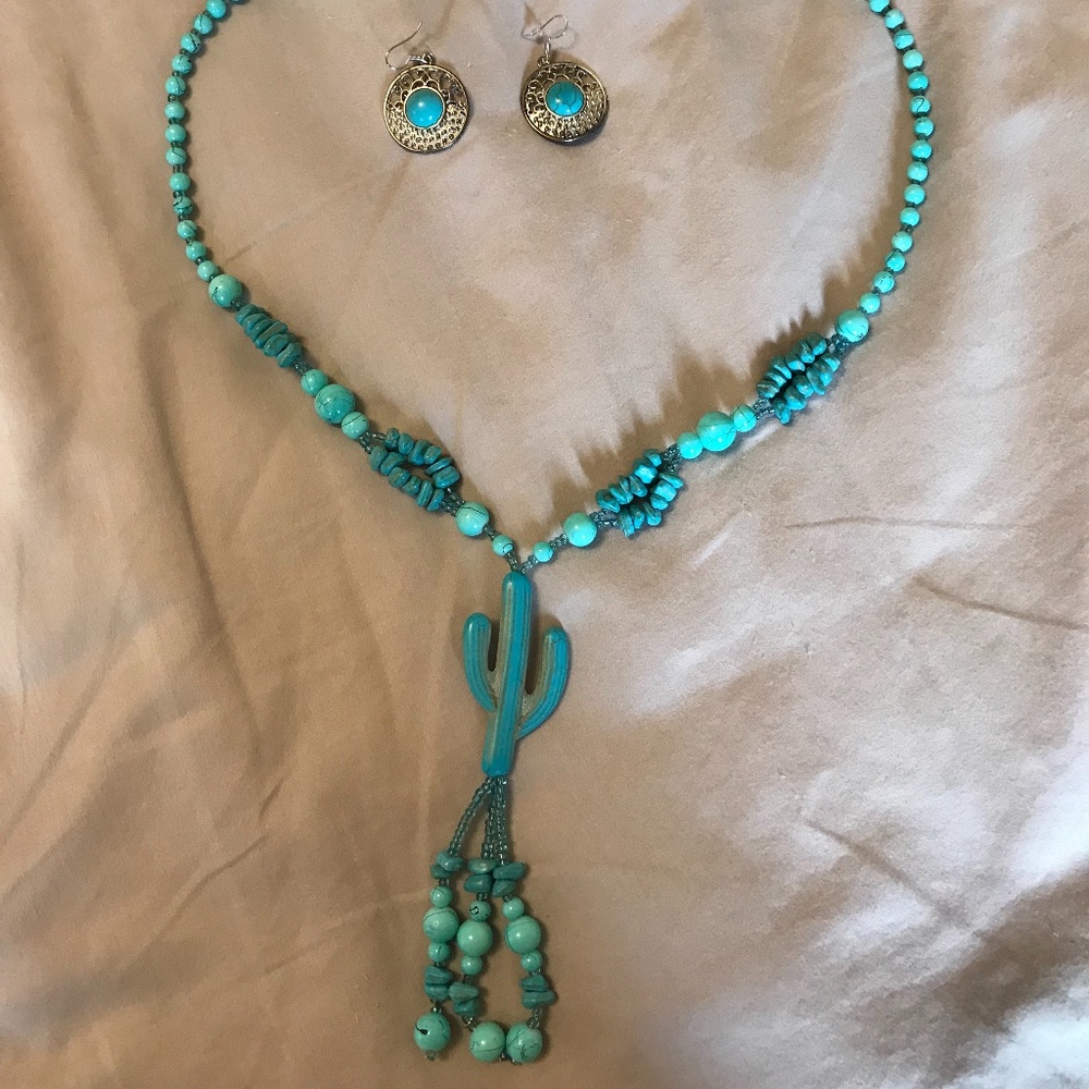 Faux Turquoise Desert 🌵 Necklace and Earring Set - New, Never worn